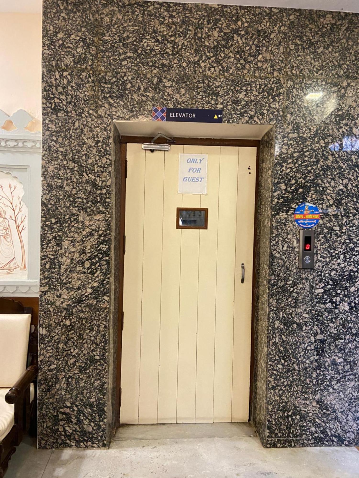 Hotel Damanis Udaipur Eksteriør billede